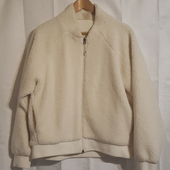 CALIA by Carrie Underwood Jackets & Blazers - Calia cream colored sherpa zip up